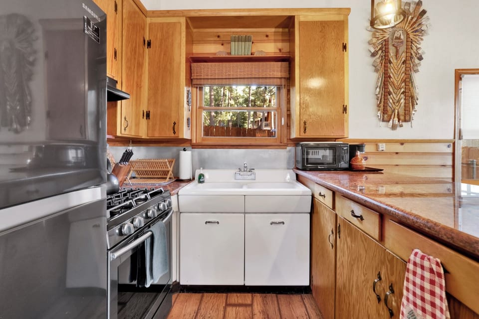 Cabin, 1 Queen Bed, Hot Tub, Mountain View (2480) | Private kitchen