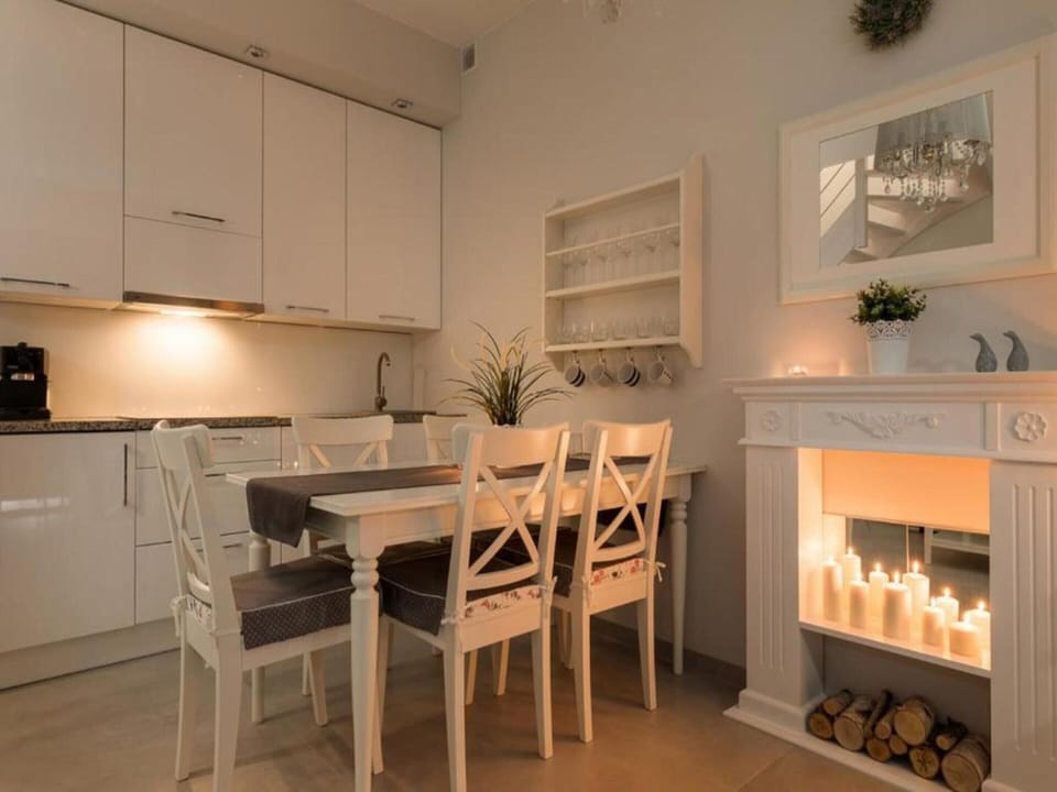 House | Dining