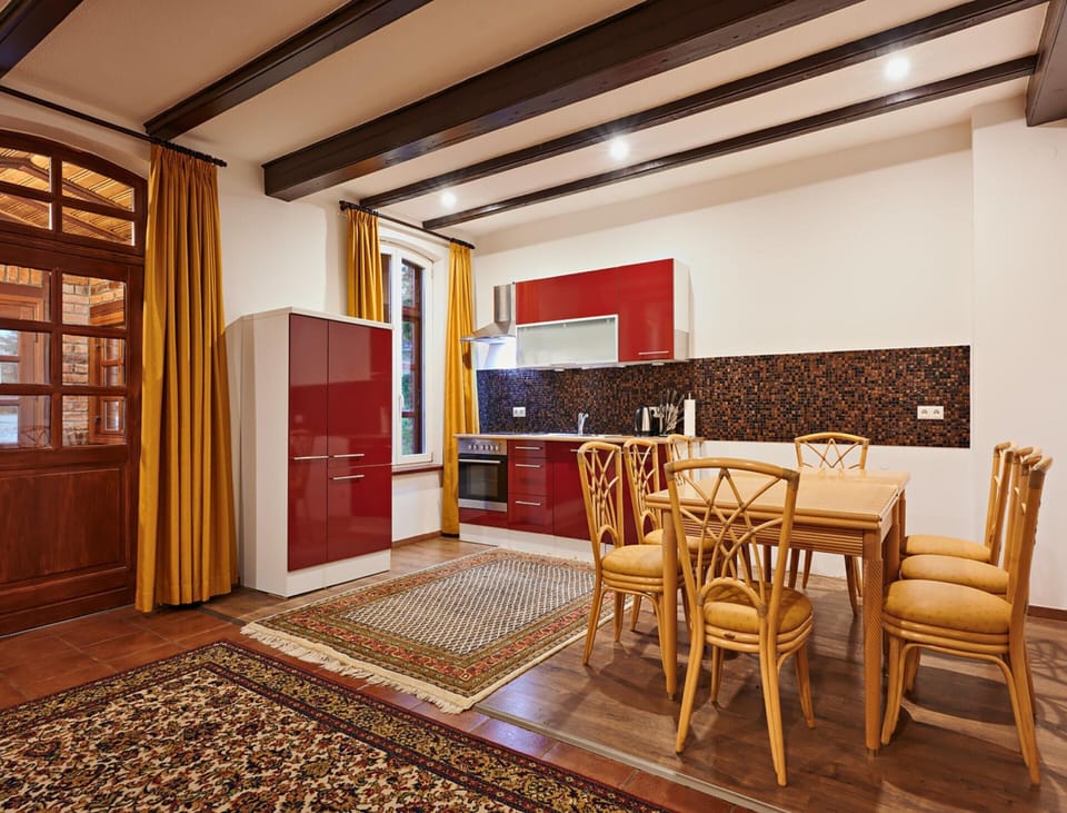 House | Dining