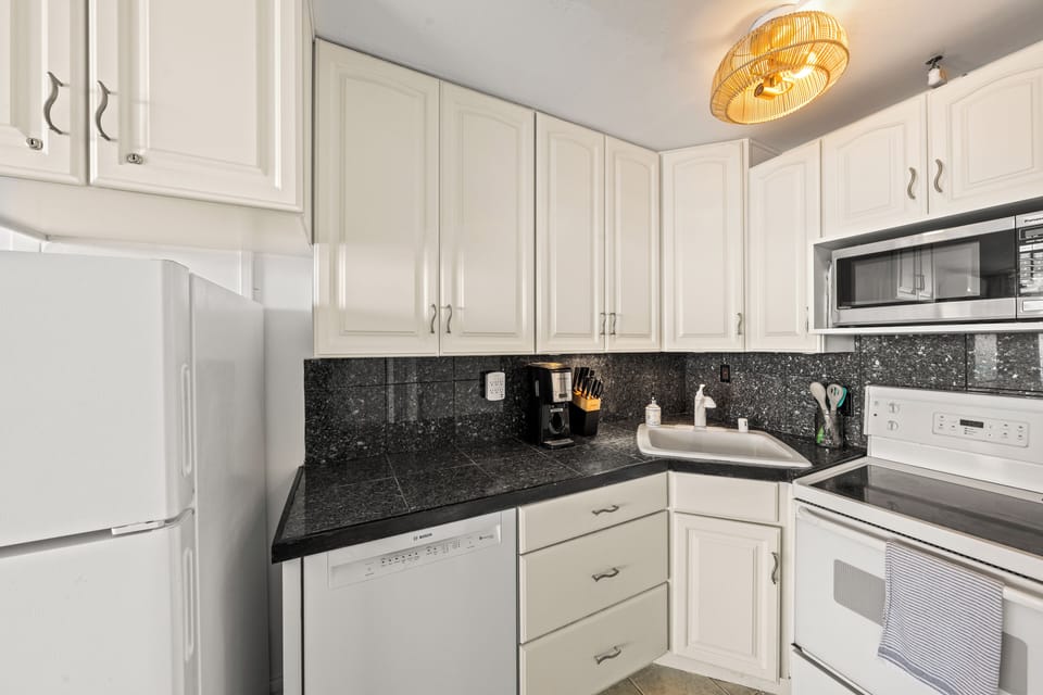 Full kitchen plus everything you need