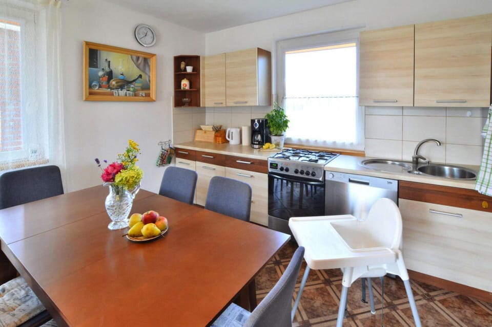 House | Private kitchen | Electric kettle, toaster, highchair