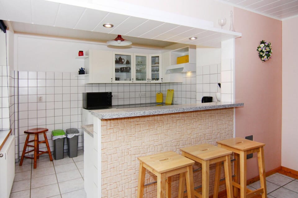 Apartment | Private kitchen | Toaster, highchair