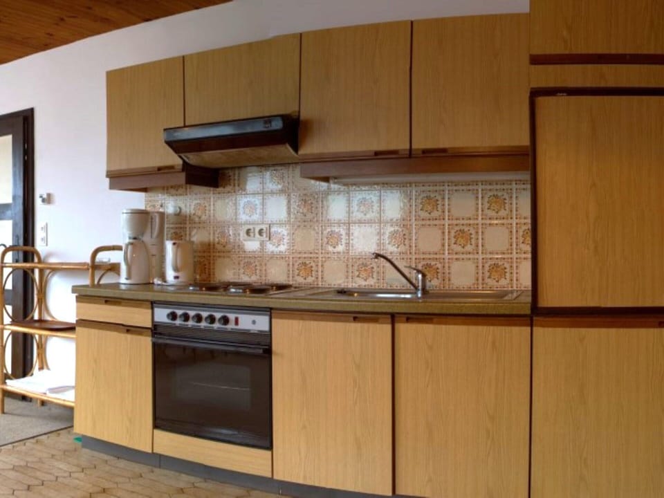 House | Private kitchen | Electric kettle, highchair