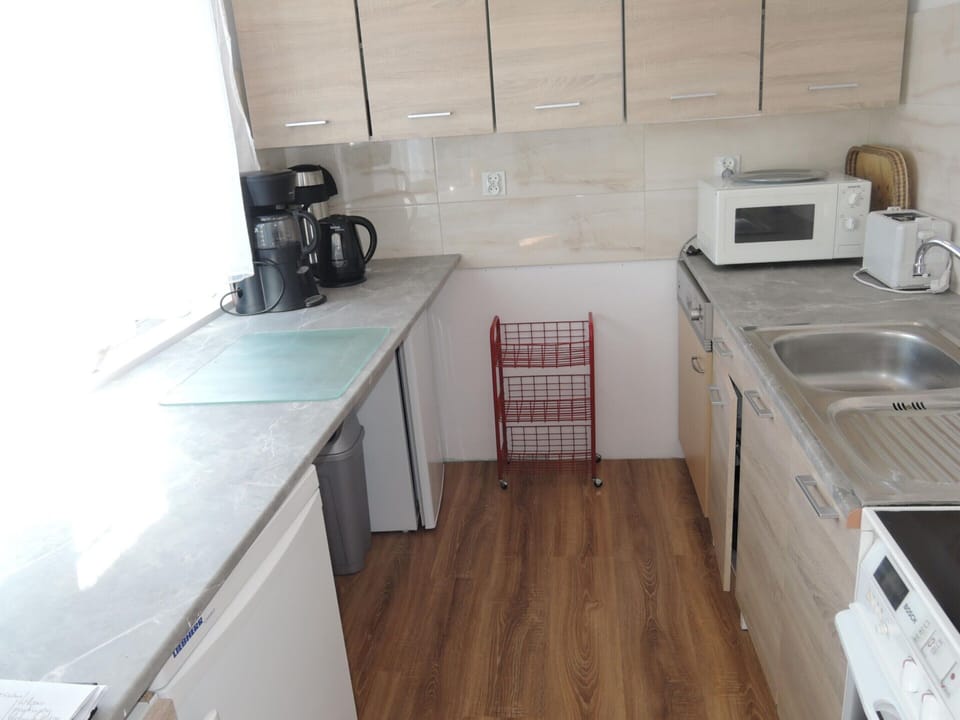House | Private kitchen | Electric kettle, toaster, highchair
