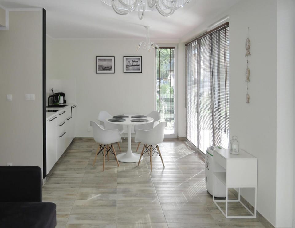 Apartment | Dining