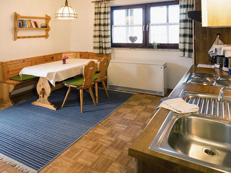 Apartment | Dining