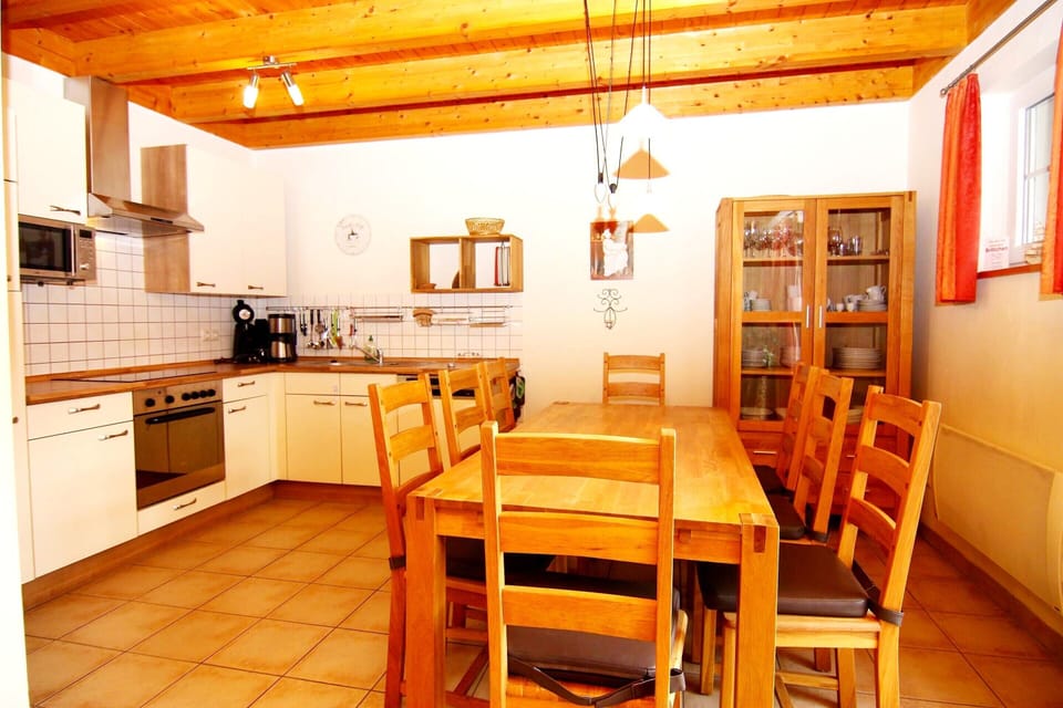 Apartment | Dining