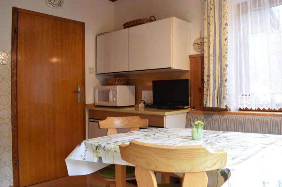 Apartment | Dining