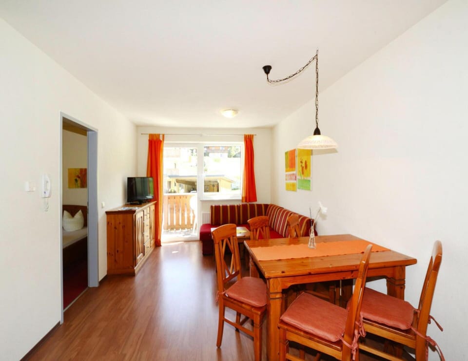 Apartment | Dining