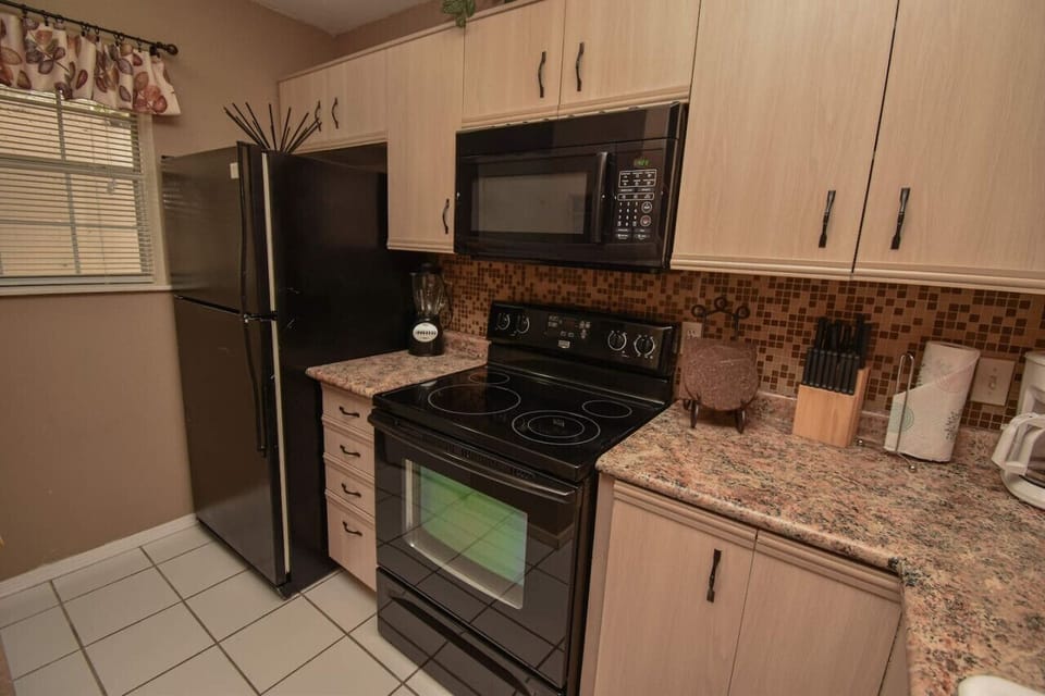 Prepare your favorite meals in the spacious, fully equipped kitchen.
