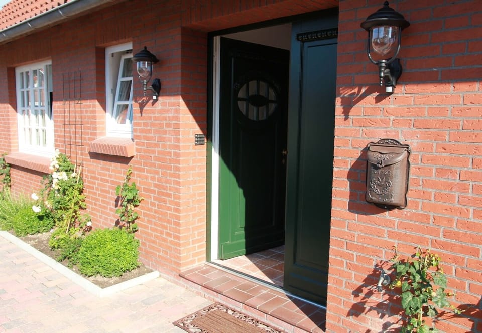 Facade / entrance