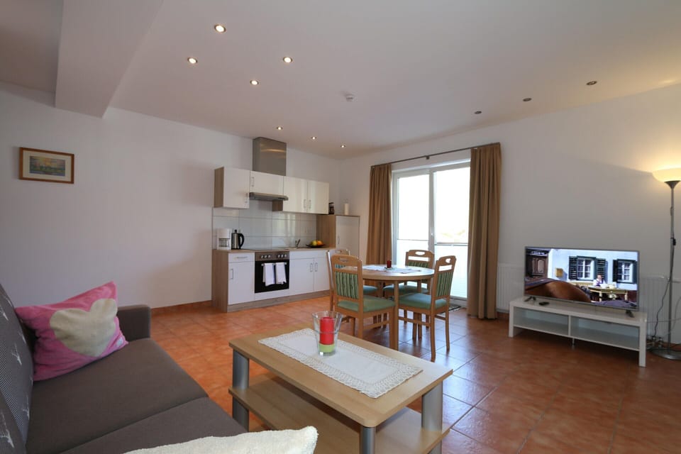 Apartment | Dining
