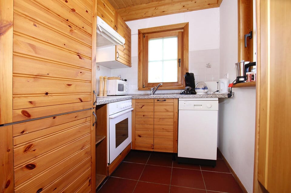 House | Private kitchen | Electric kettle, toaster