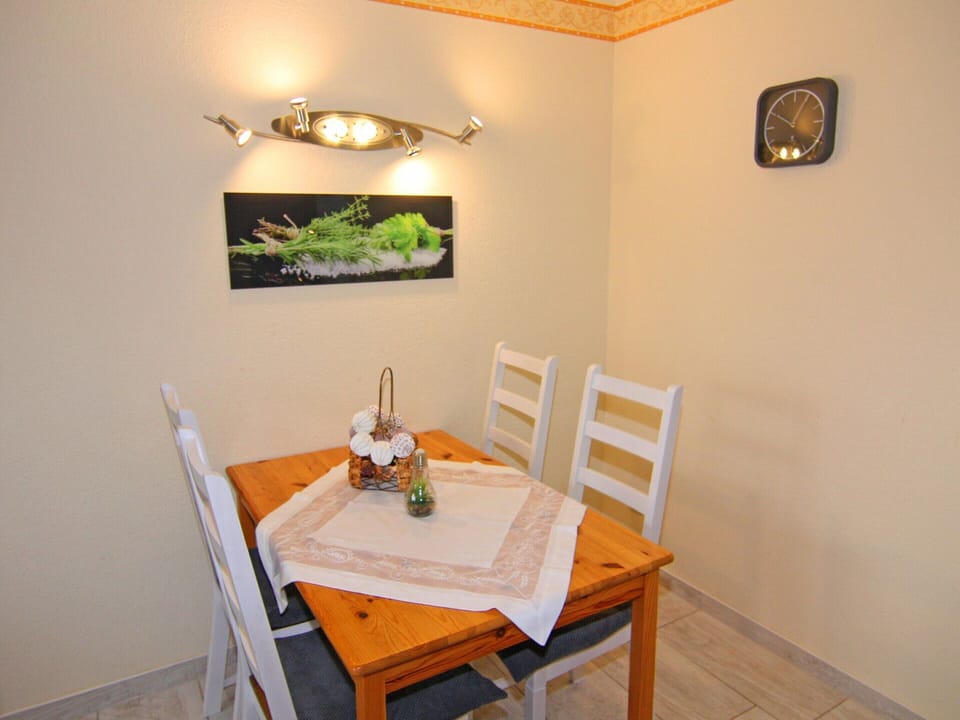 Apartment | Dining