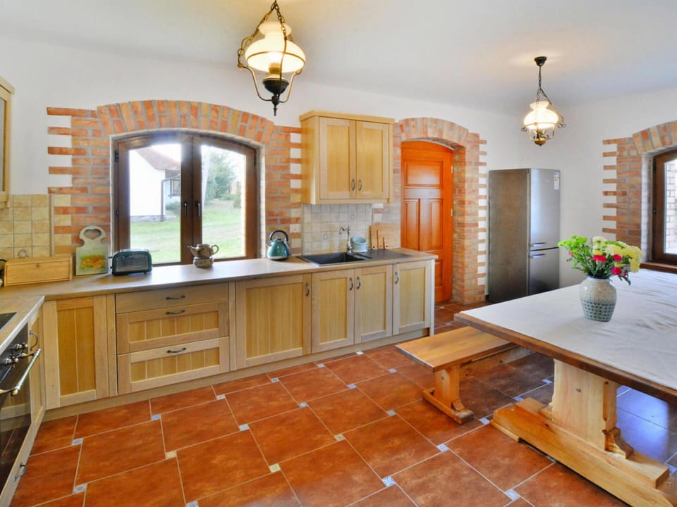 House | Private kitchen | Electric kettle, toaster, highchair