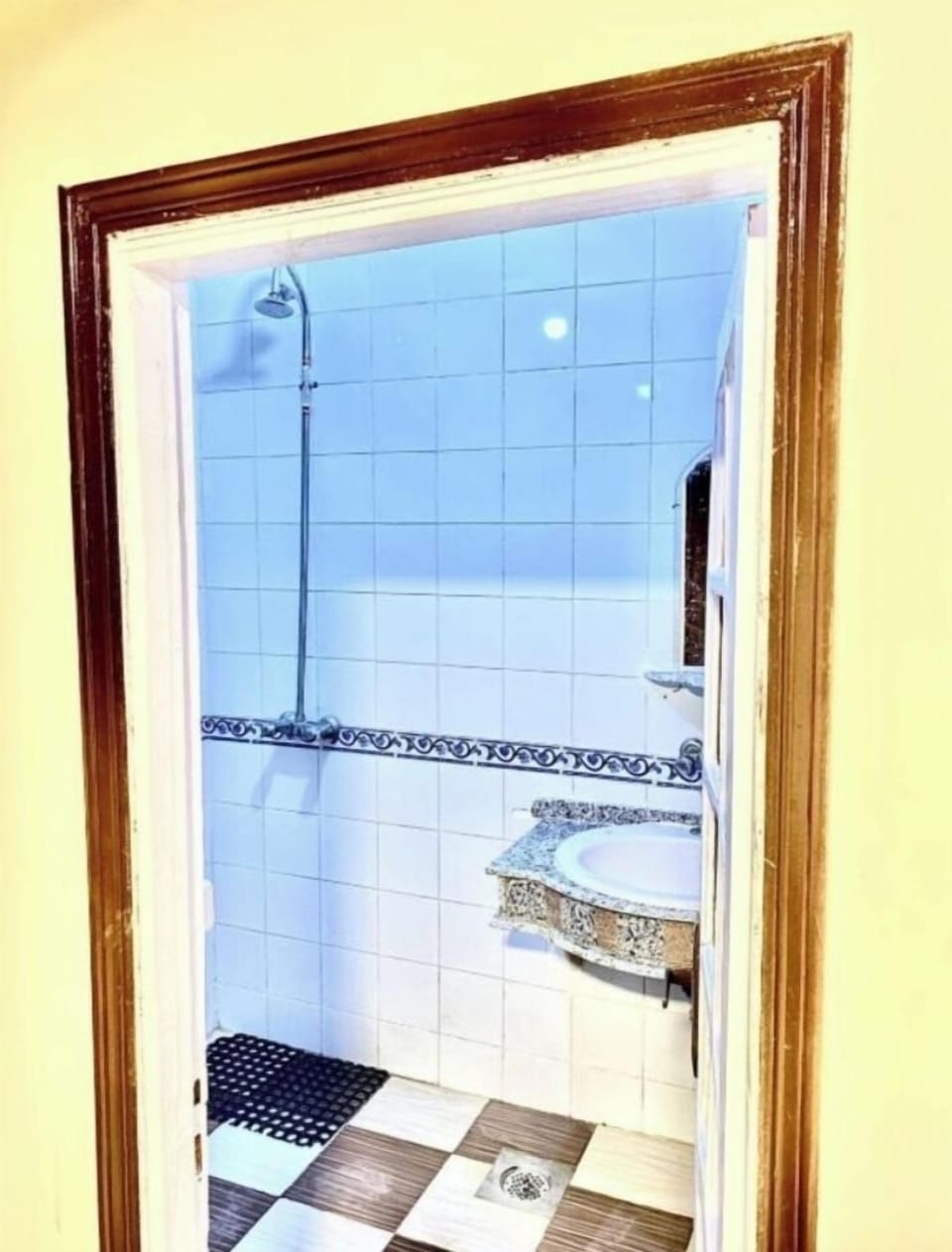 Shower, towels, soap, shampoo