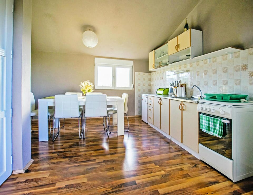 Apartment | Dining