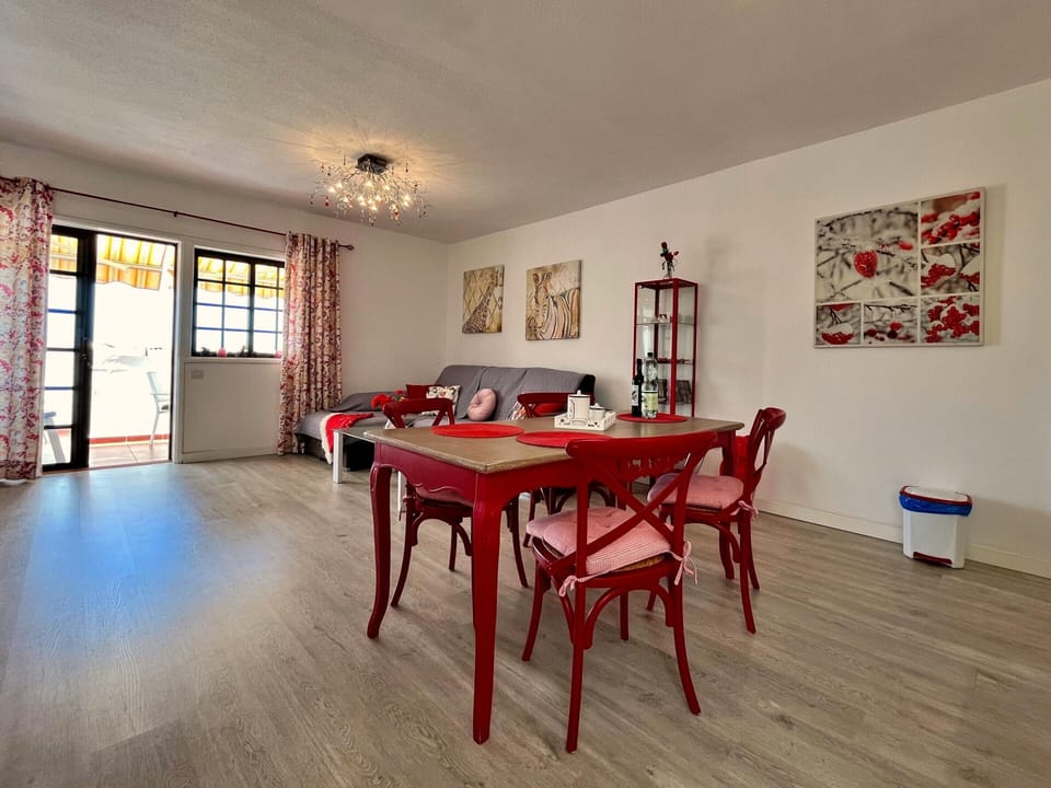 Apartment | Dining