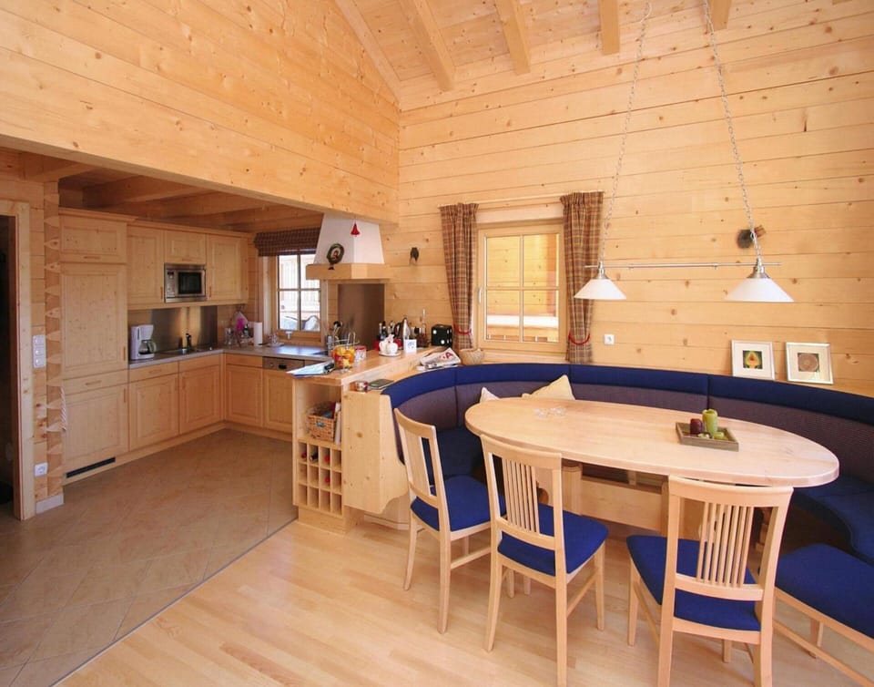 Chalet | Dining