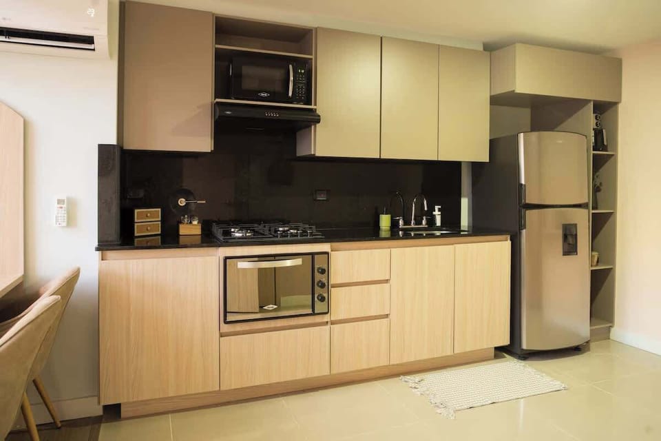 Fully equipped kitchen.