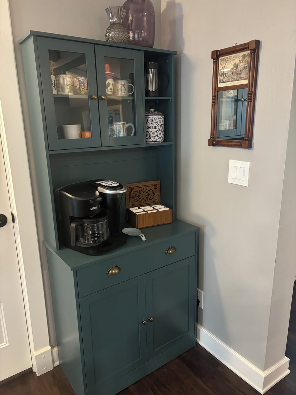 Keurig, standard coffee maker, French Press, coffee grinder, electric kettle.