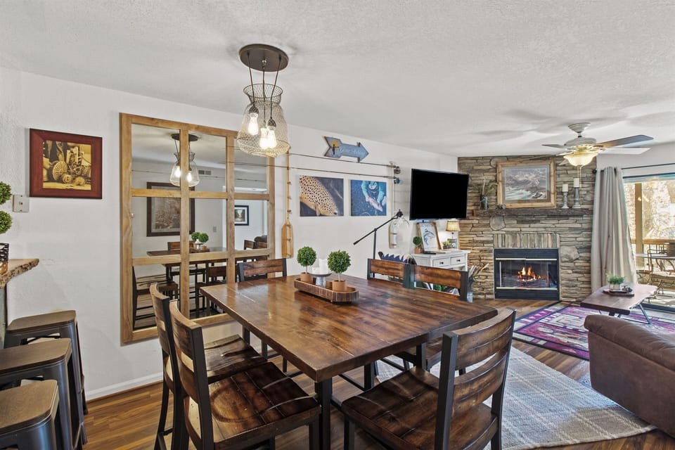 Living and dining area
