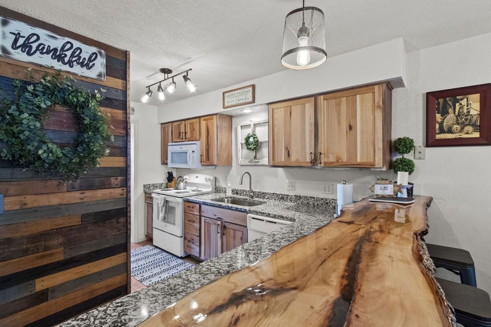 Fully equipped kitchen