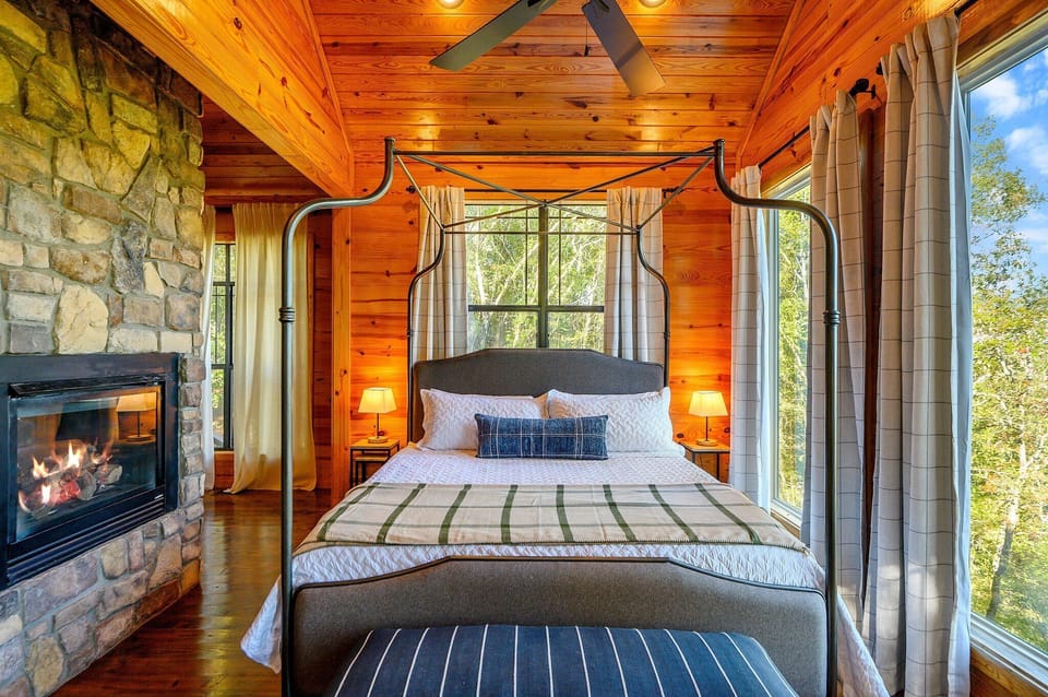 King bed. Double-sided gas fire place