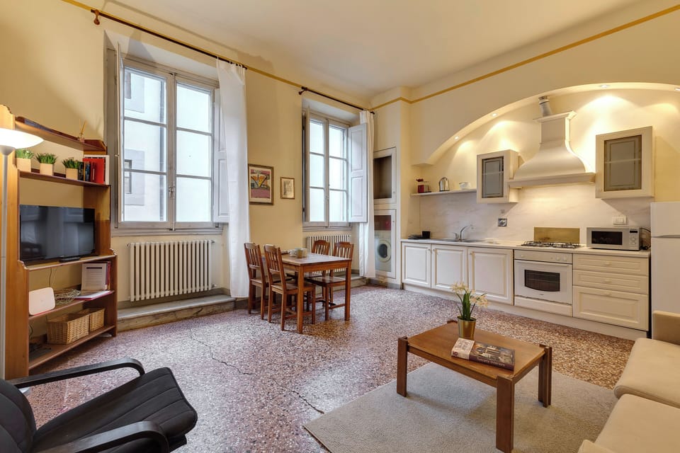 Apartment | Living area | Flat-screen TV