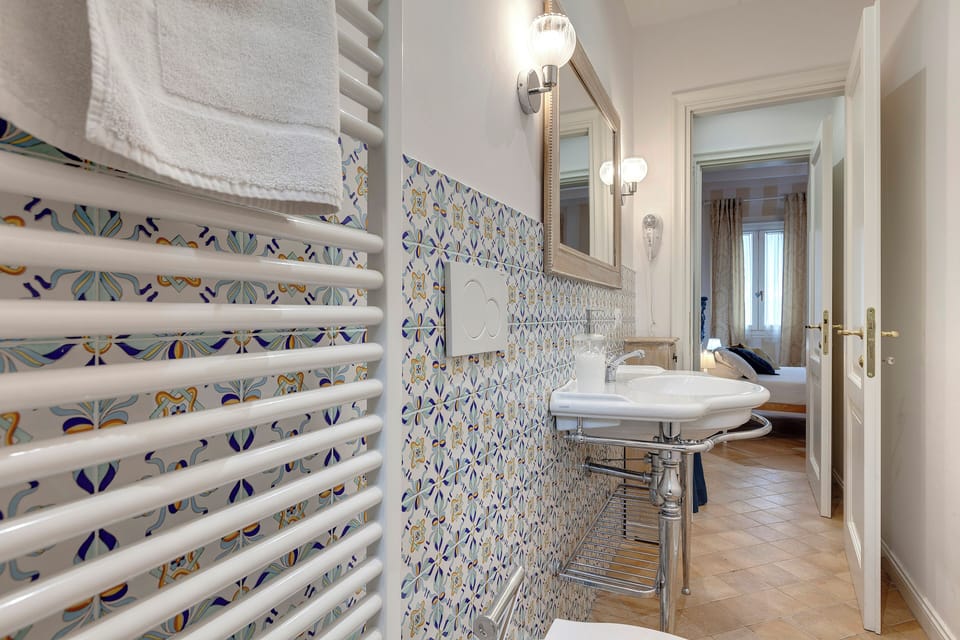 Apartment | Bathroom | Shower, hair dryer, bidet, towels