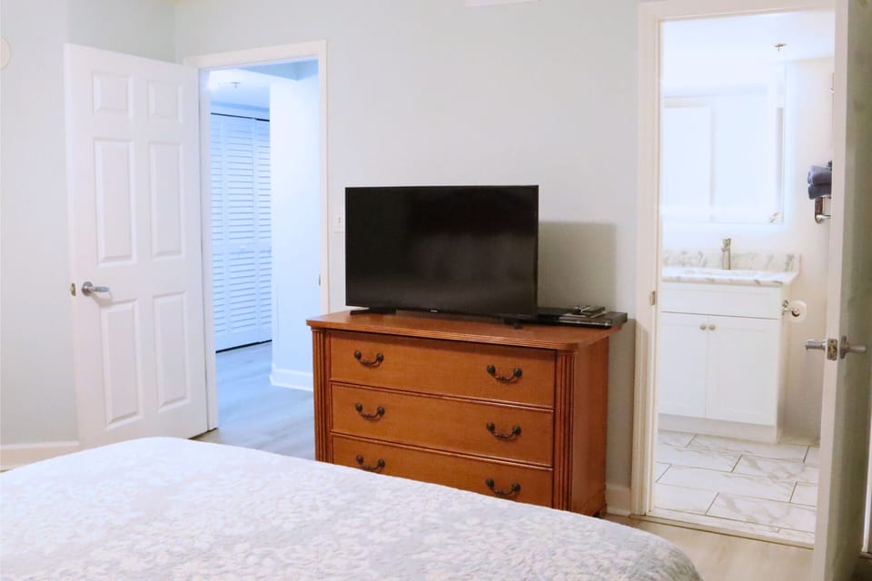 Second Full Bathroom (1)