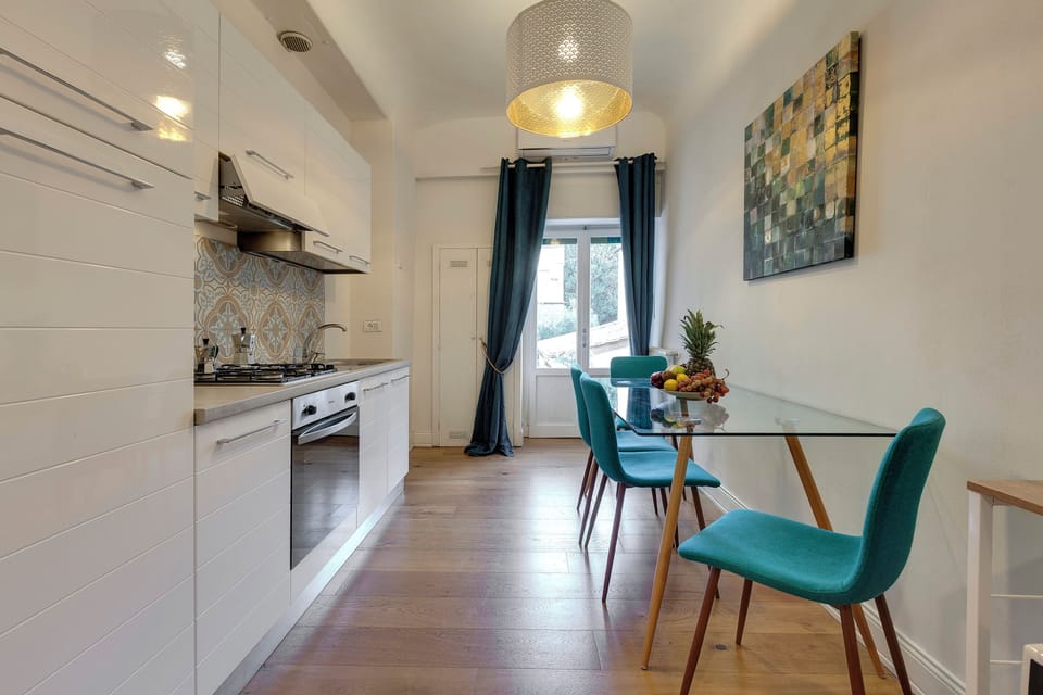 Apartment | Dining room