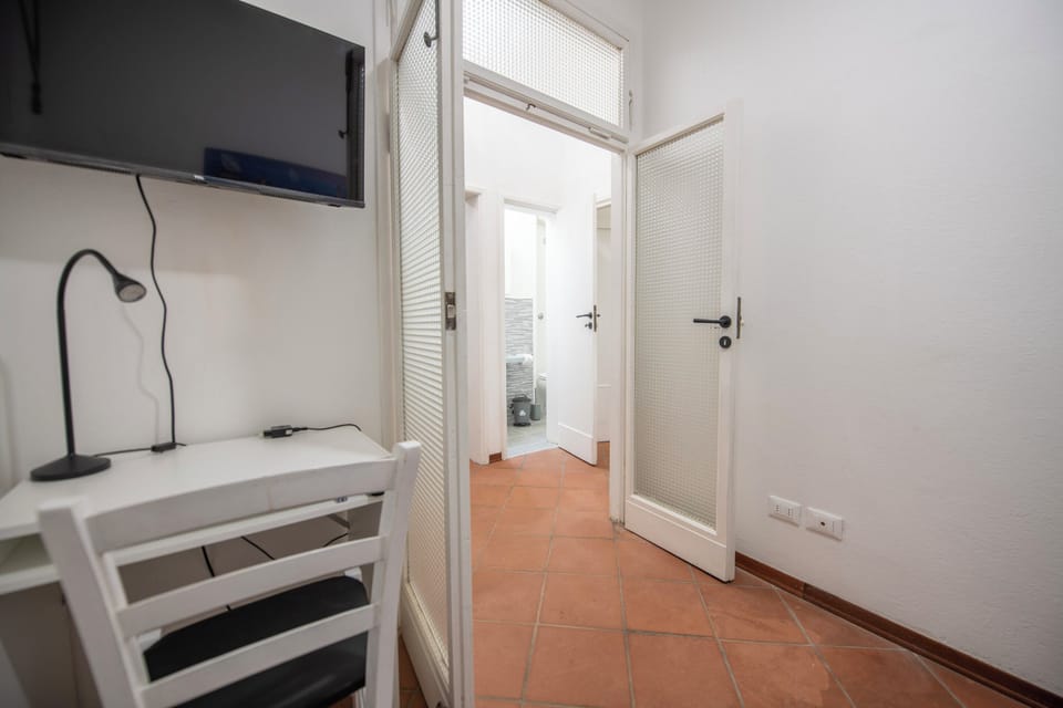 Apartment | Living area | Flat-screen TV