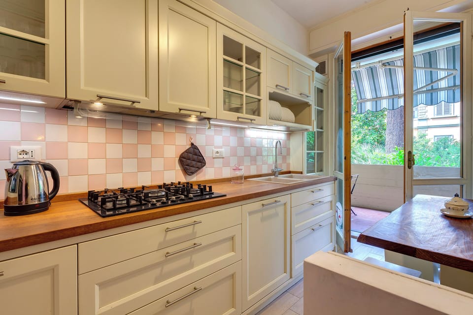 Apartment | Private kitchen | Coffee/tea maker, full-size fridge, microwave, oven