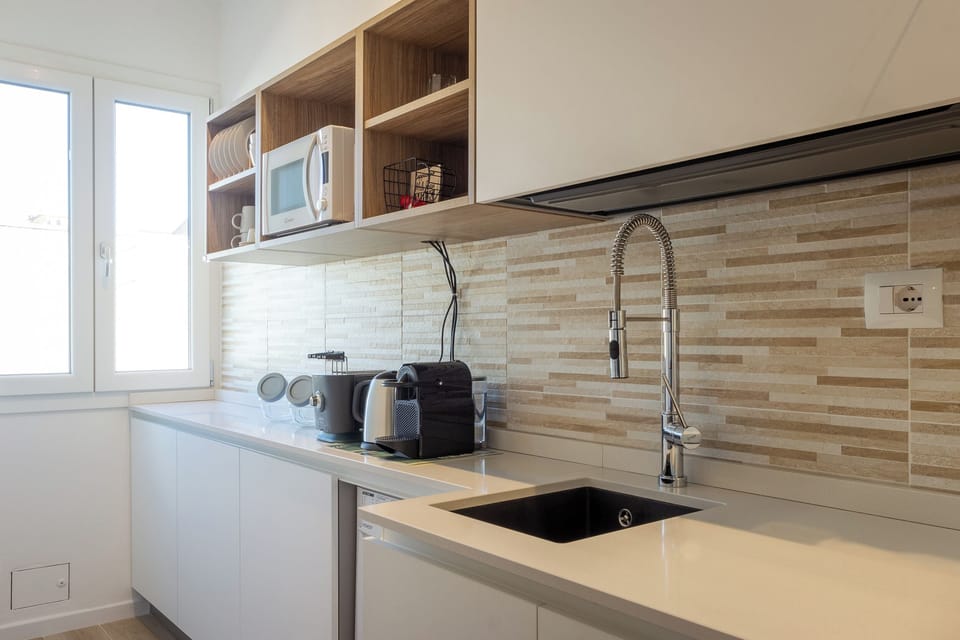 Apartment | Private kitchenette | Full-size fridge, microwave, oven, stovetop