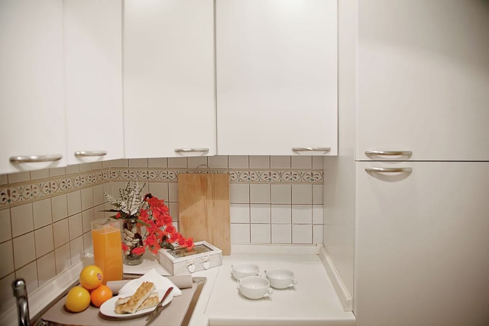 Apartment | Private kitchen | Full-size fridge, microwave, oven, stovetop