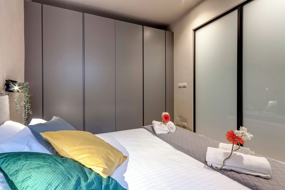 Apartment | 2 bedrooms, laptop workspace, iron/ironing board, WiFi (free)