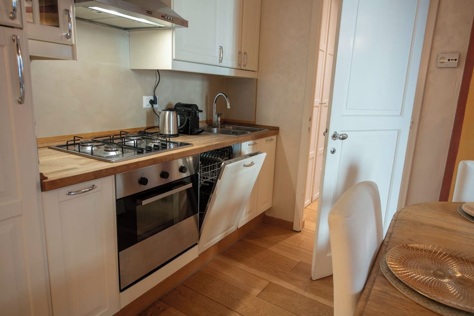 Apartment | Private kitchenette | Full-size fridge, microwave, oven, stovetop
