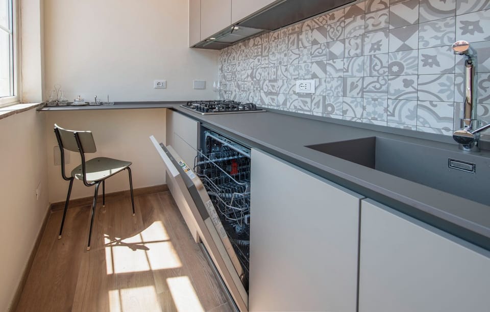 Apartment | Private kitchenette | Full-size fridge, microwave, oven, stovetop