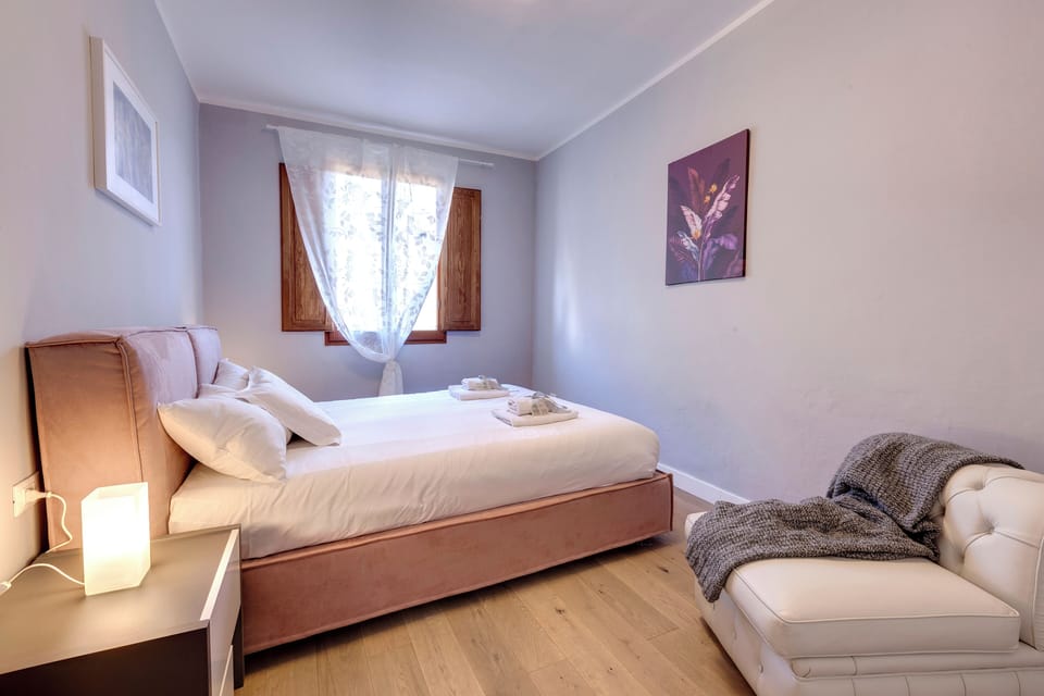 Apartment | 2 bedrooms, laptop workspace, iron/ironing board, WiFi (free)