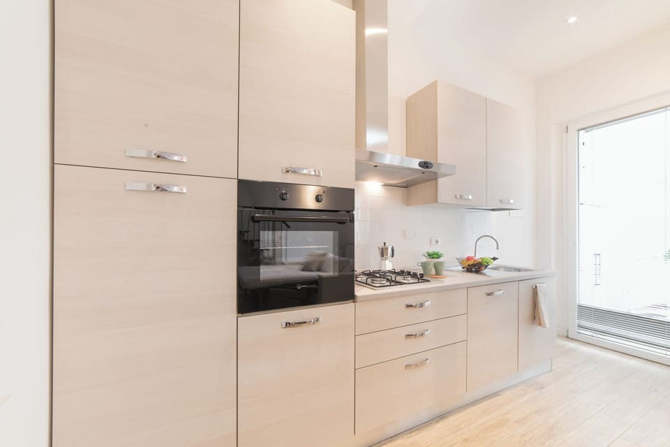 Apartment | Private kitchenette | Full-size fridge, microwave, oven, stovetop