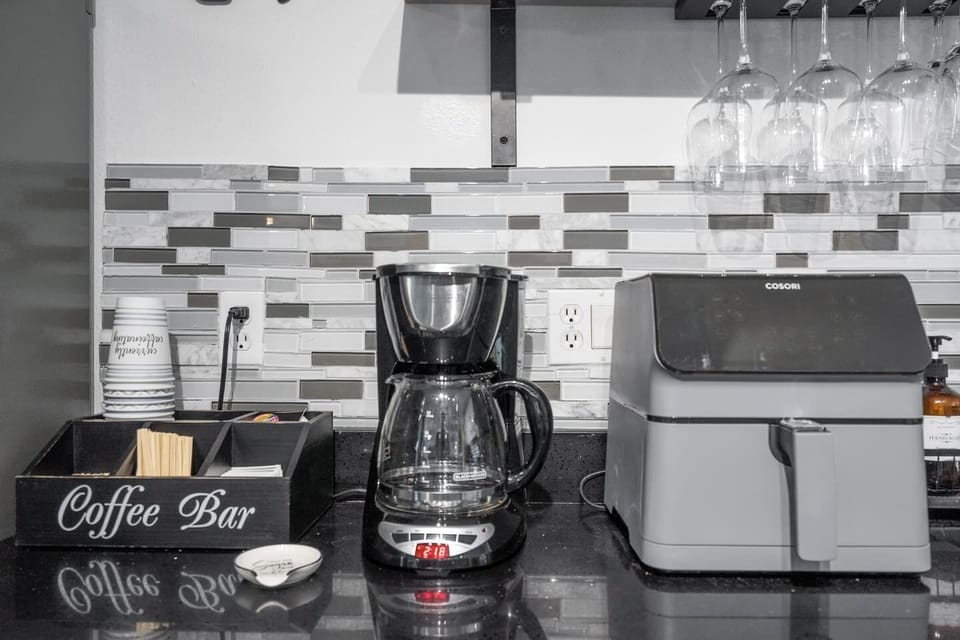 Coffee/tea station with plenty of mugs!