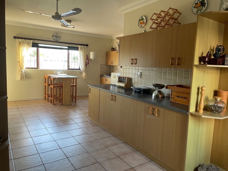 Family Apartment, City View | Private kitchen | Shared fridge, shared microwave