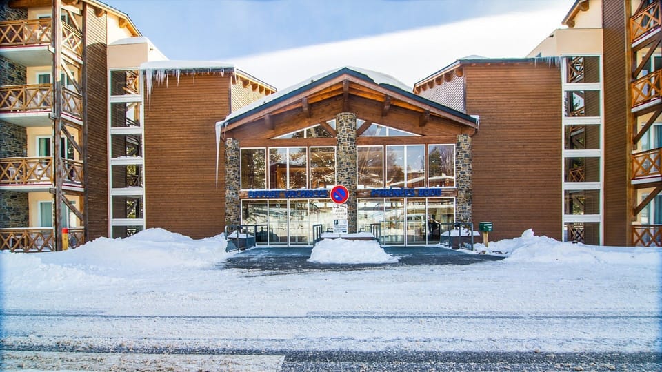 Come and stay in the Pyrénées for your mountain vacation!