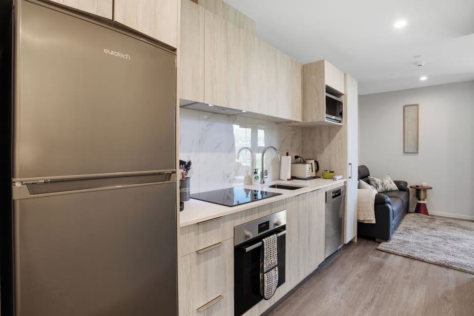 Apartment, City View | Private kitchen | Fridge, microwave, stovetop, dishwasher