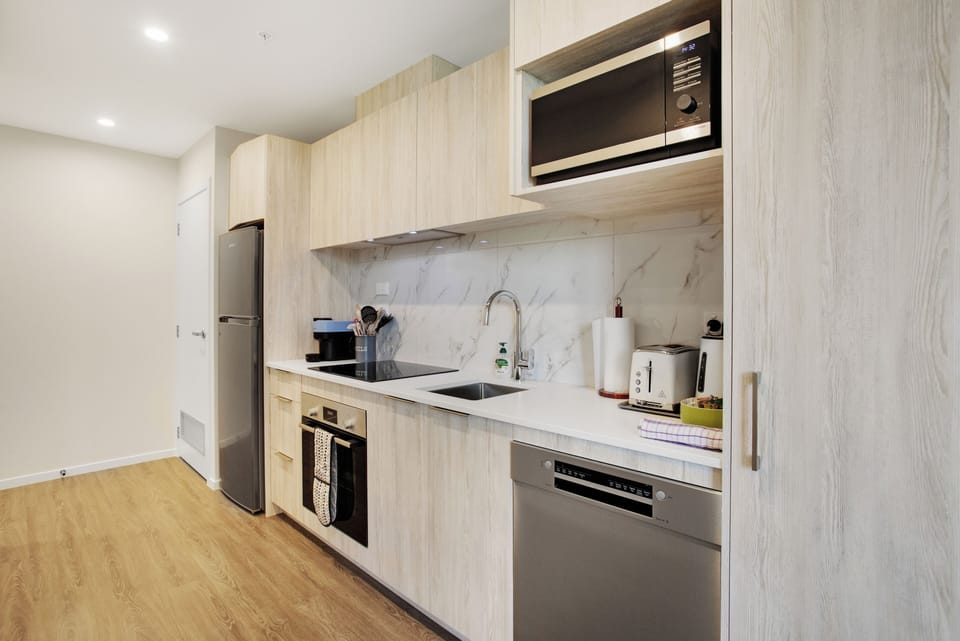Apartment, City View | Private kitchen | Fridge, microwave, stovetop, dishwasher