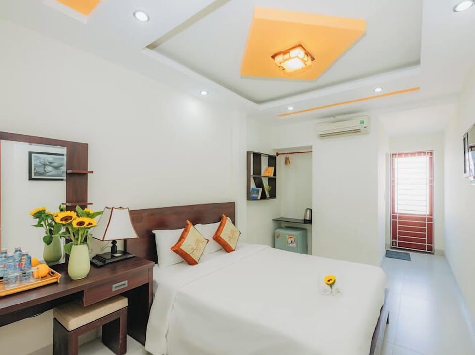 Double Room, City View | Desk, laptop workspace, soundproofing, free WiFi