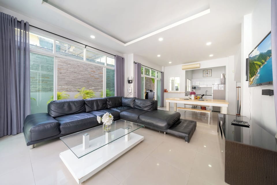 Design Villa, 3 Bedrooms, Private Pool, Pool View | Living area | 32-inch Smart TV with cable channels