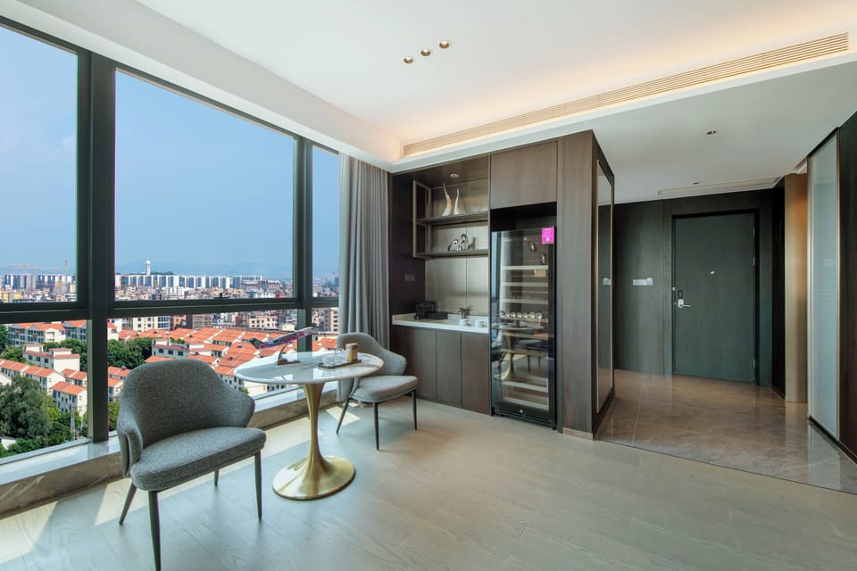 Executive Single Room | Premium bedding, down comforters, minibar, desk