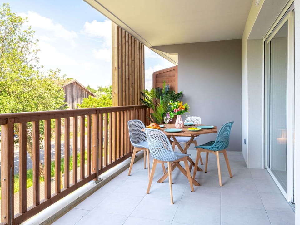 Furniture, Table, Building, Window, Chair, Plant, Cloud, Wood, Flowerpot, Sky